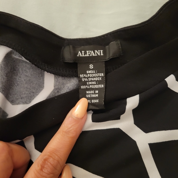 Alfani short sleeve Size Small Black and white geometric design dress - Picture 5 of 5